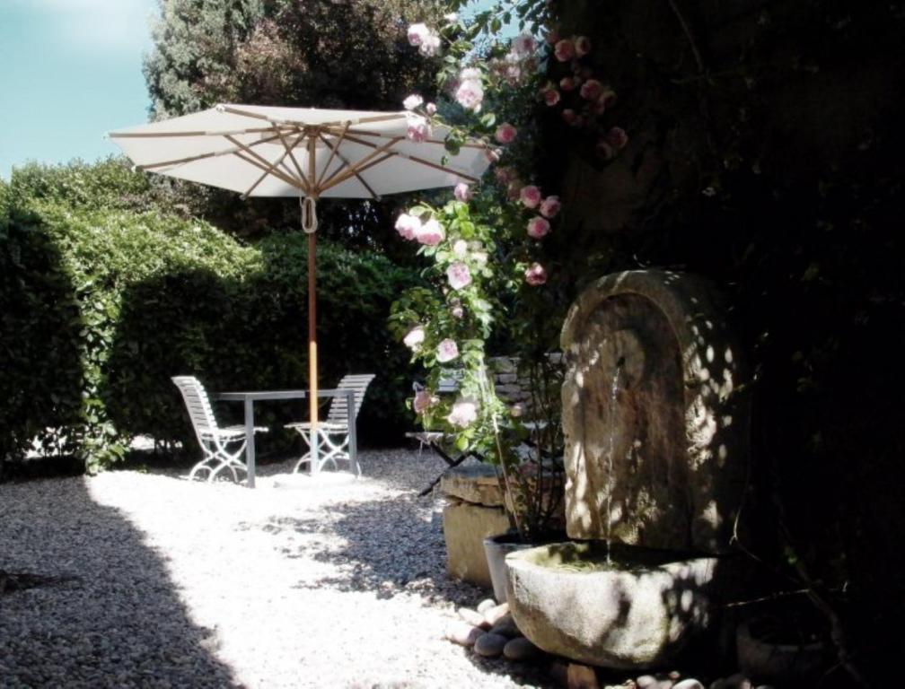 Bed and Breakfast Monte Arena Montaren-et-Saint-Mediers Екстер'єр фото